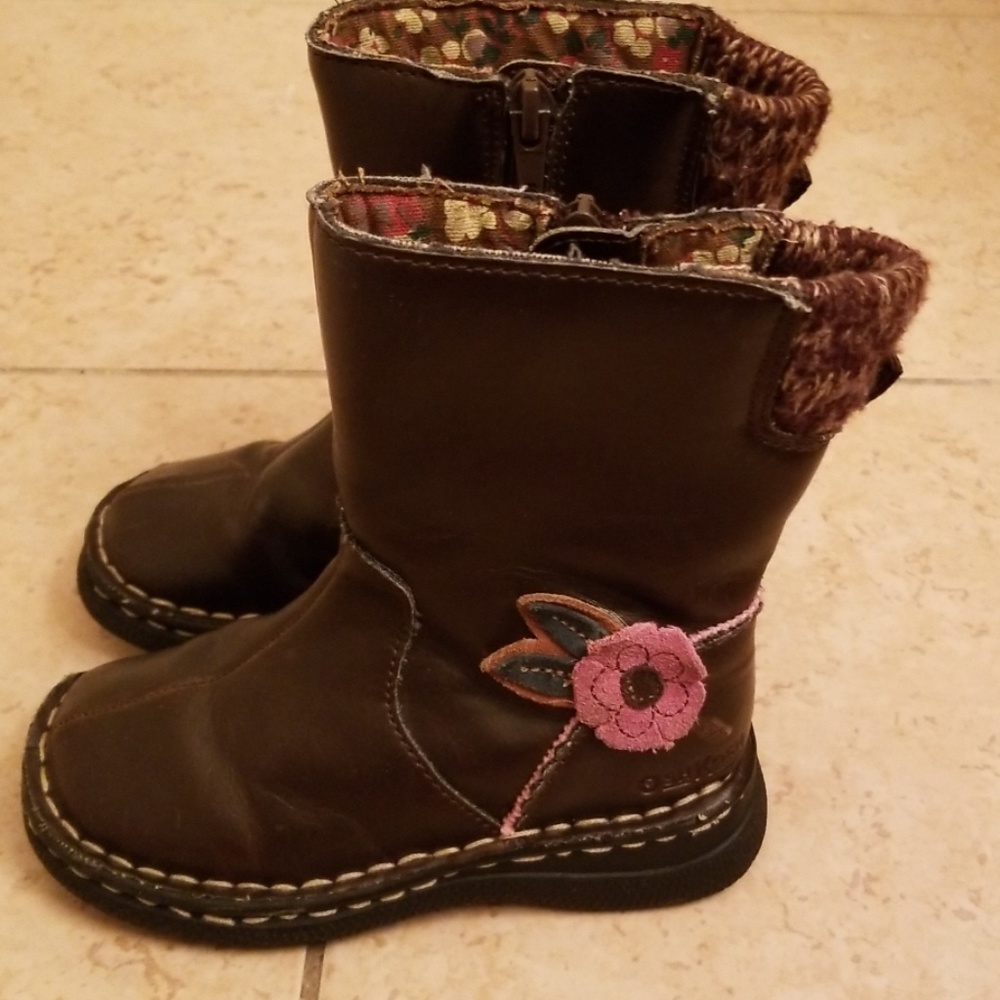 Girls Oshkosh boots